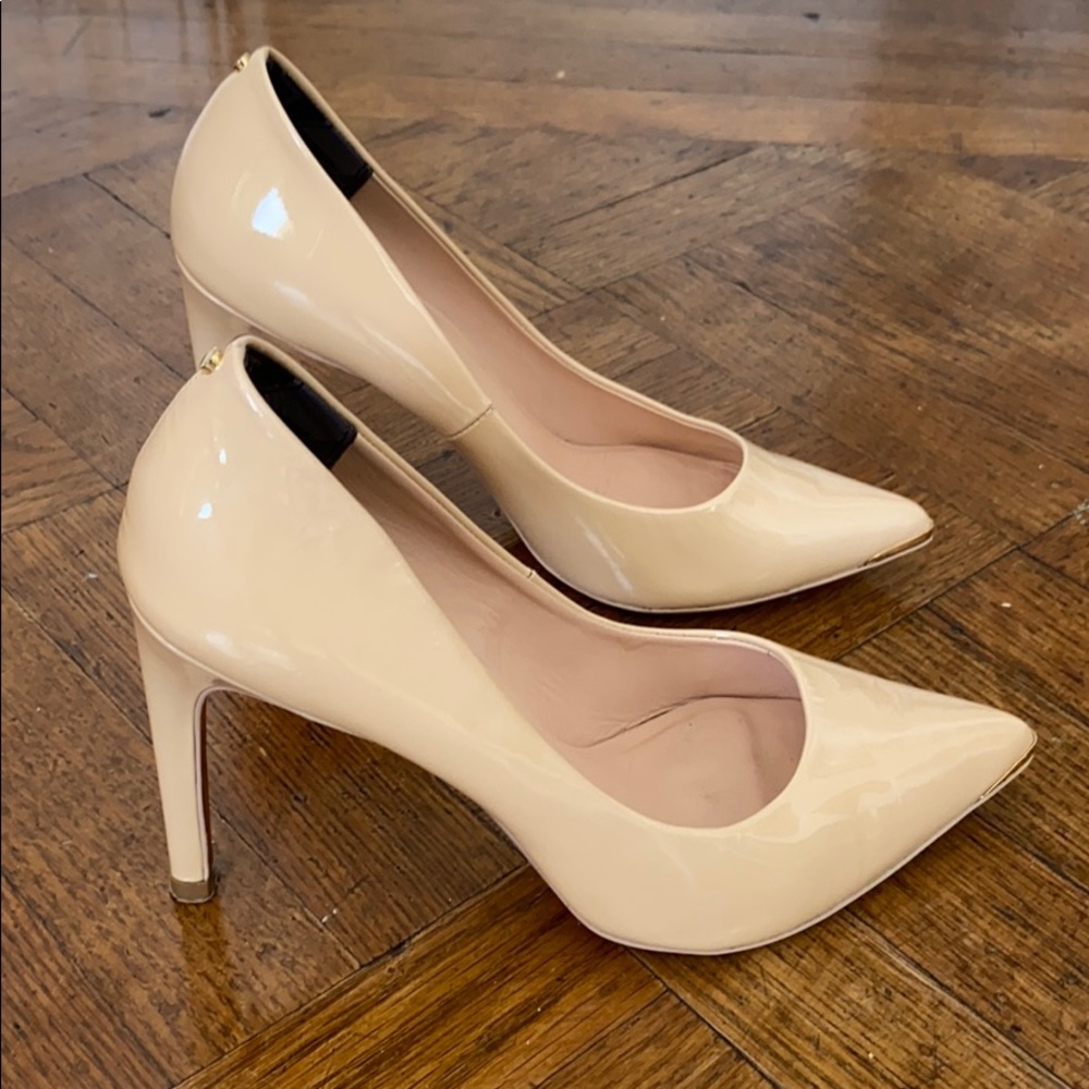 Ted Baker London patent leather pointed heels, 6.5